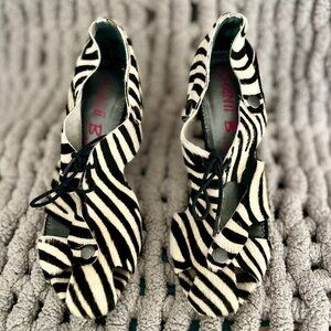 Chanii B Coco Zebra Black & White Heel Sandals Size 7.5